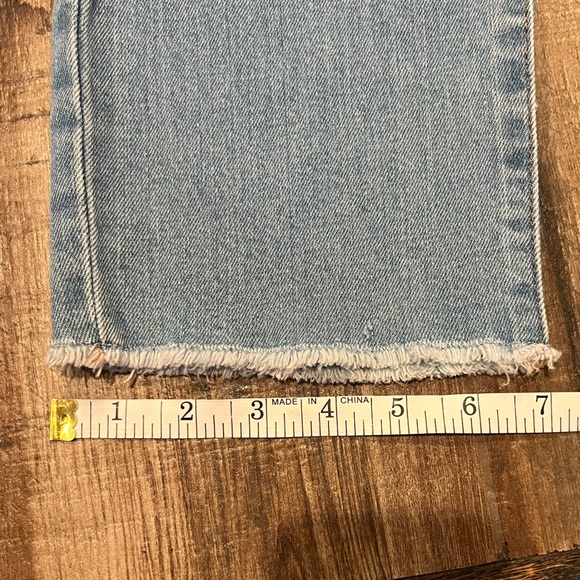 J. Crew Slim Broken In Boyfriend Light Wash Raw Hem Cropped Capri Jeans - Picture 10 of 10